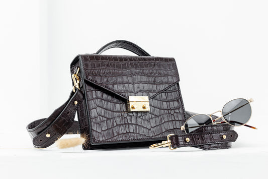 Travel Tips and Destination Guides: How Hoi An Soul's Leather Bags Can Be Your Perfect Travel Companion