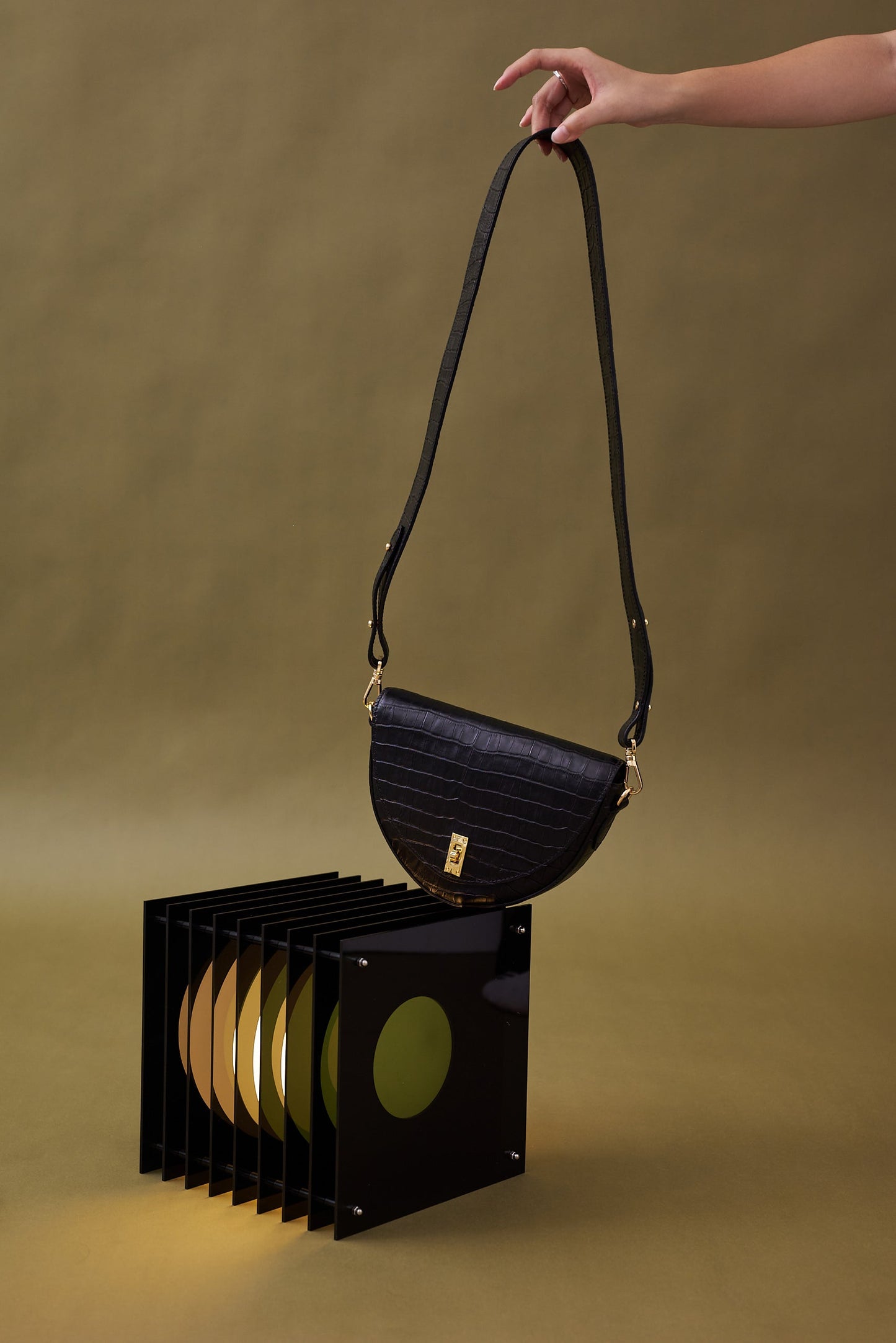 Iris Black - Crossbody Bag.