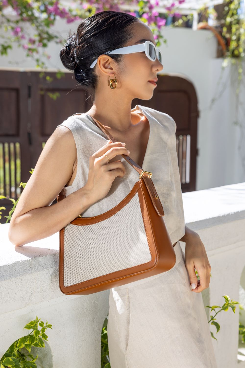 Lunar Charm Shoulder - Brown.