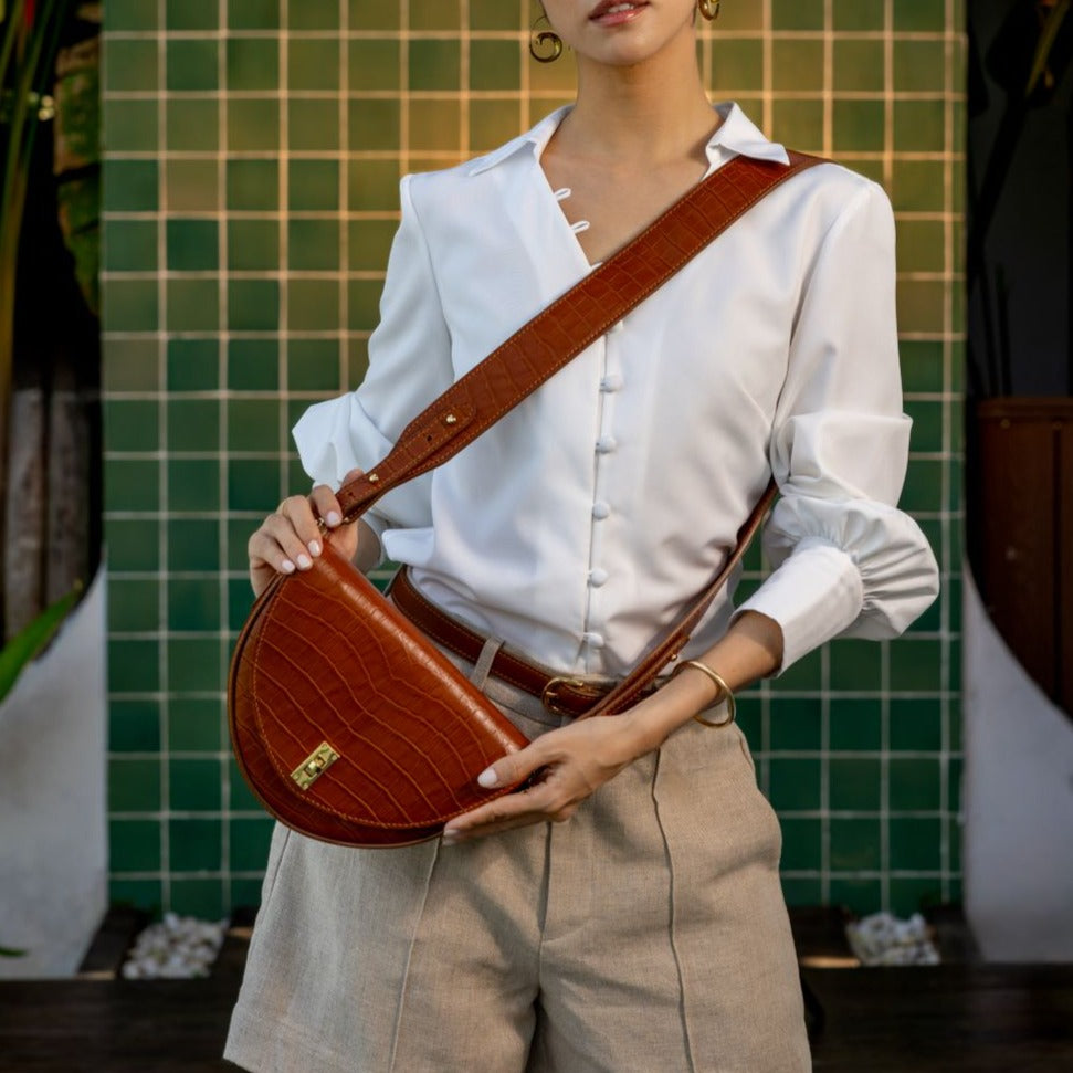 Iris Brown - Crossbody Bag.