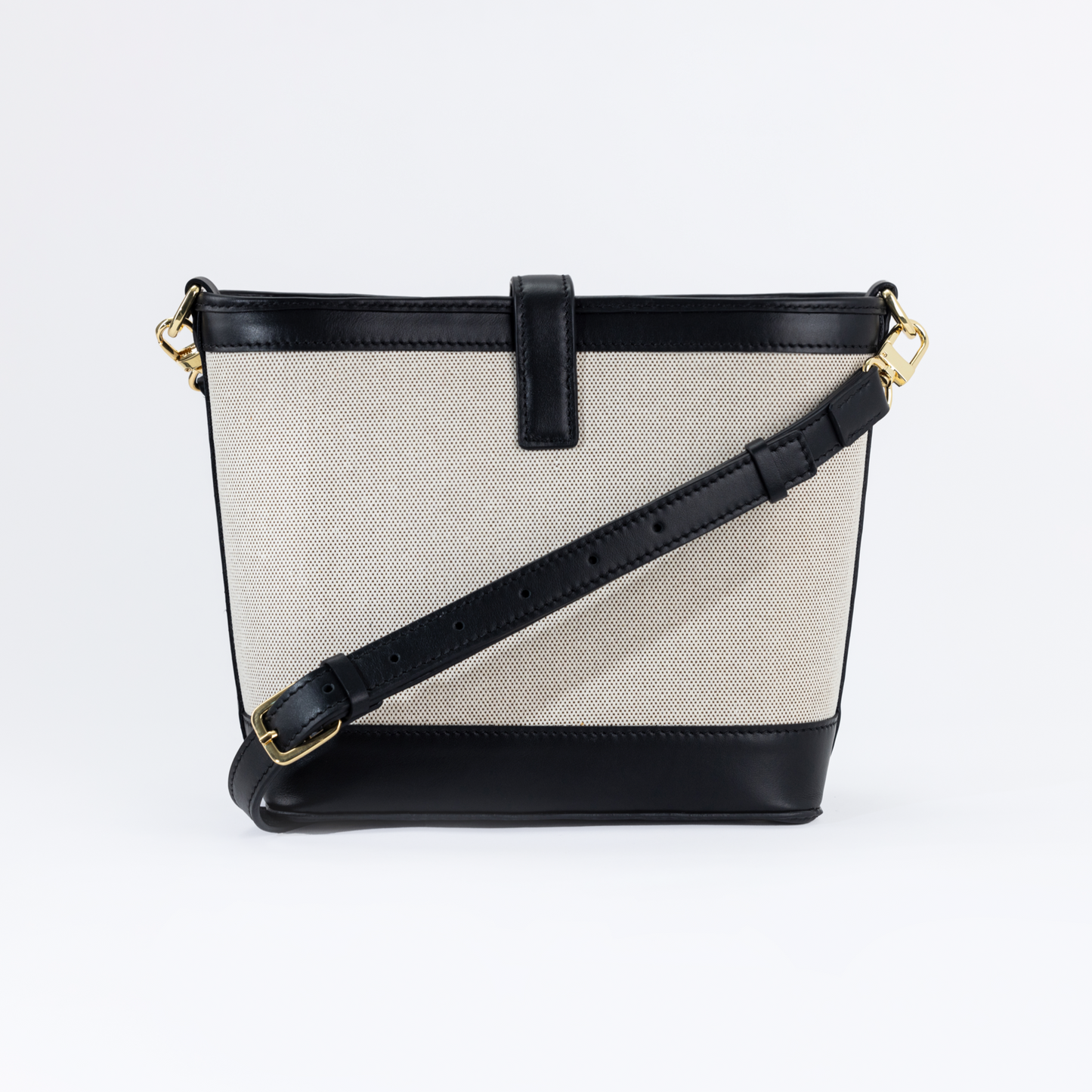 Chic City Bucket - Black.