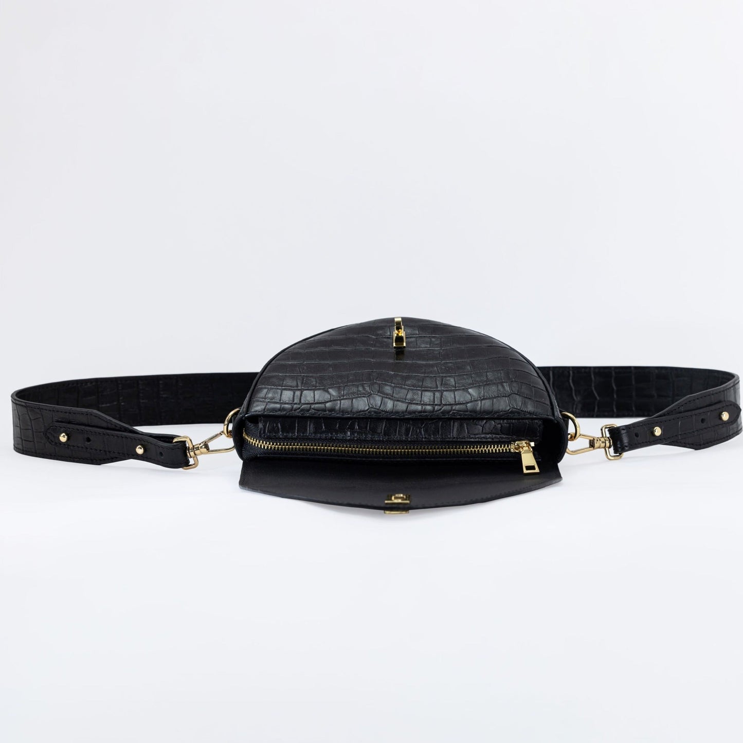 Iris Black - Crossbody Bag.
