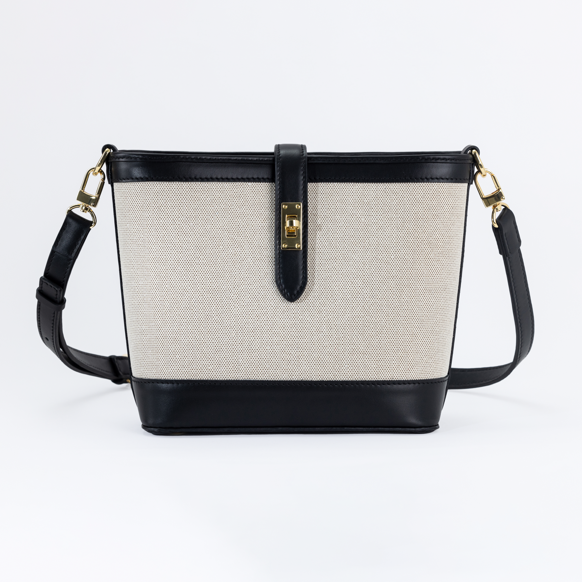 Chic City Bucket - Black.