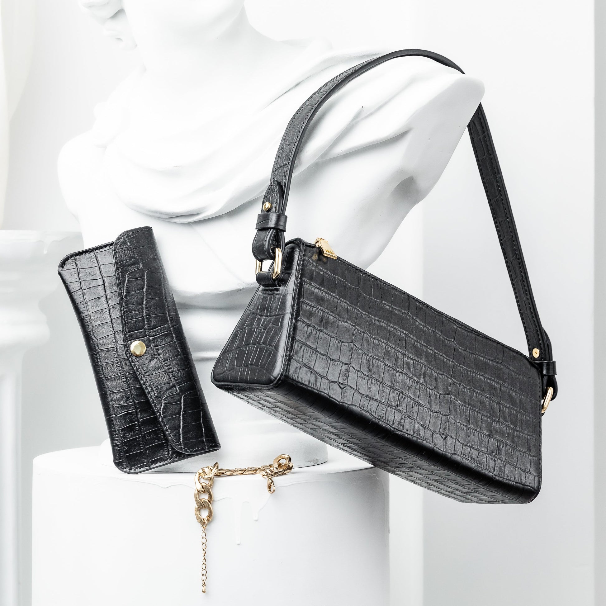 Cindy Shoulder Bag - Black.