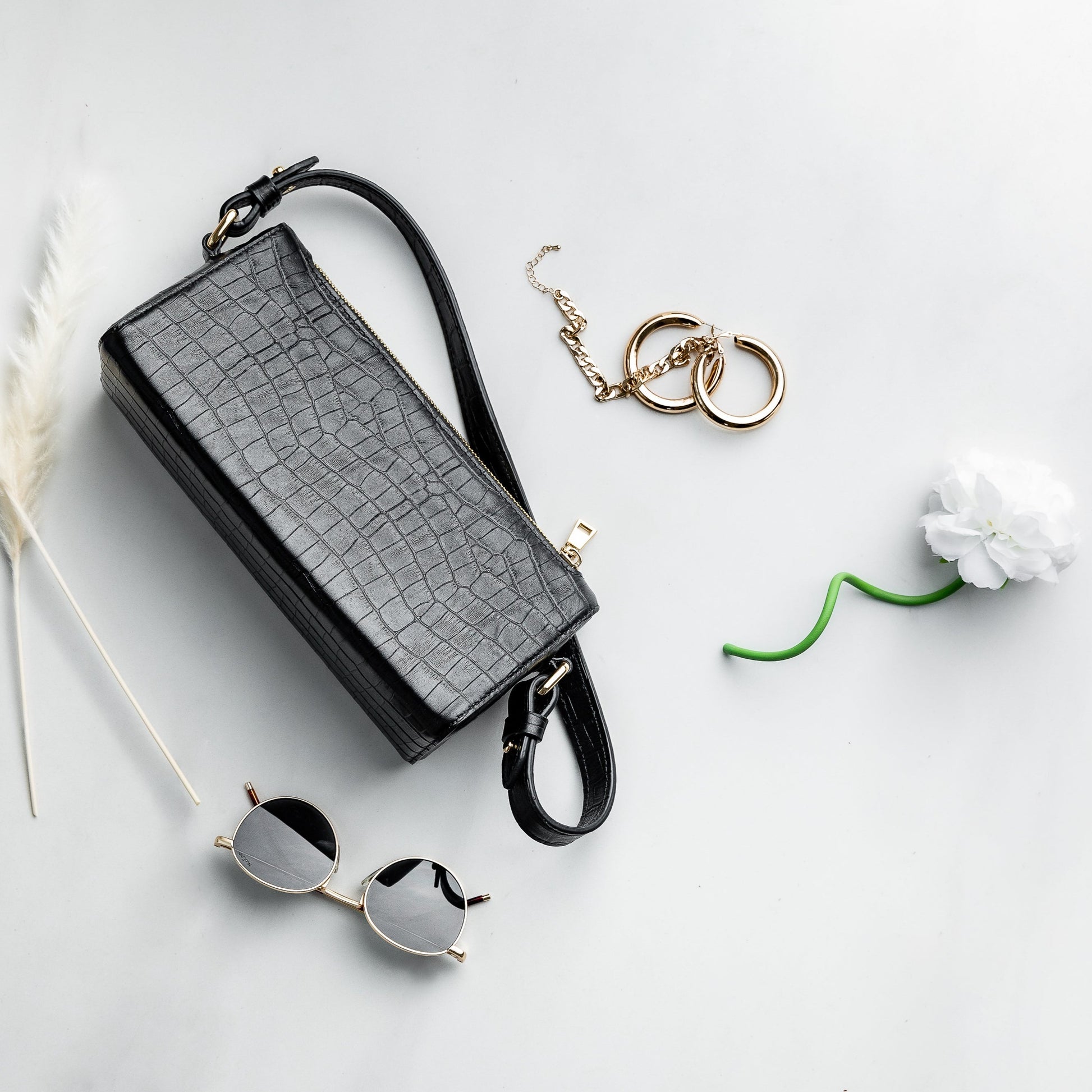 Cindy Shoulder Bag - Black.