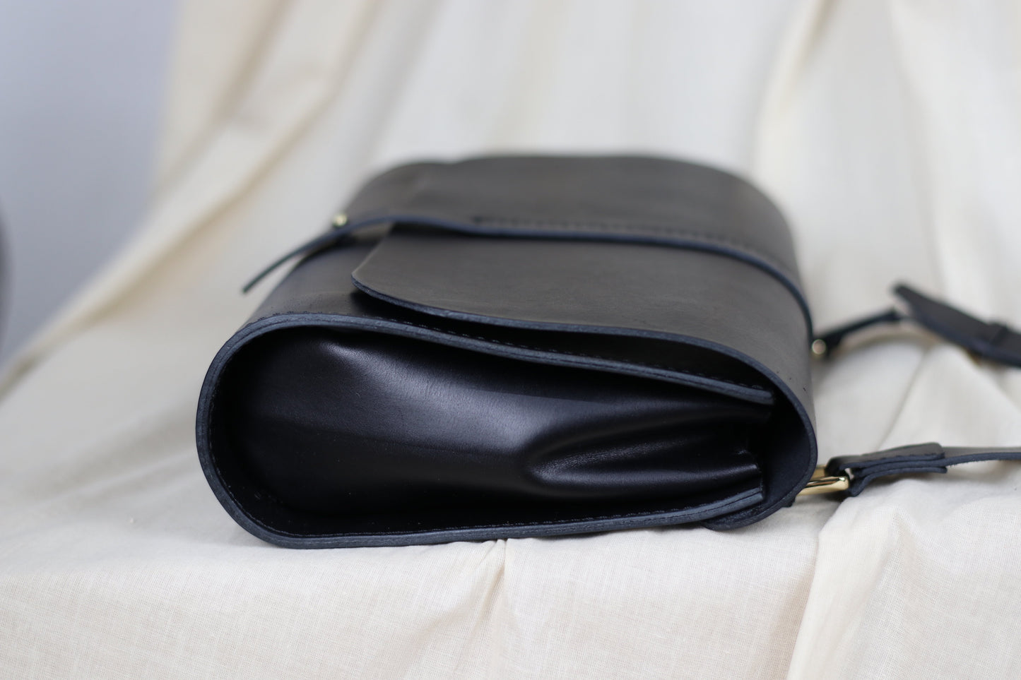 Veg Tanned Crossbody Bag - Black - Handmade